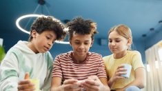 Els estereotips de gènere a la infància es connecten a la xarxa